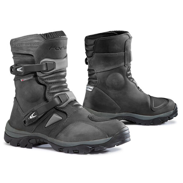 ΜΠΟΤΑ FORMA ADVENTURE LOW DRY ΜΑΥΡΟ