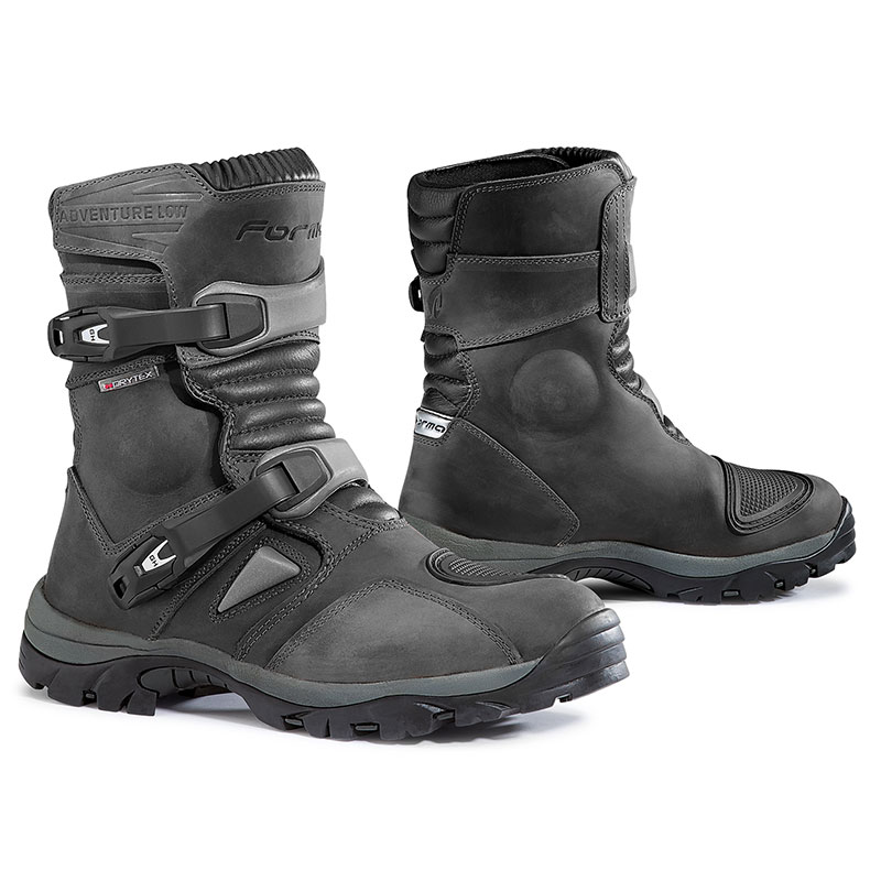 ΜΠΟΤΑ FORMA ADVENTURE LOW DRY ΜΑΥΡΟ